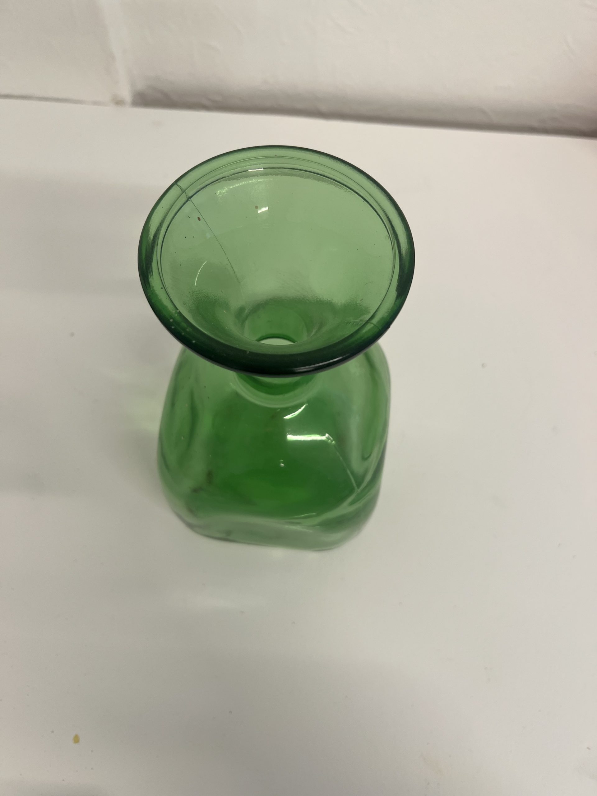 Vintage Italian Green Glass Vase – Empoli – Made in Italy – Flared Neck - Image 2