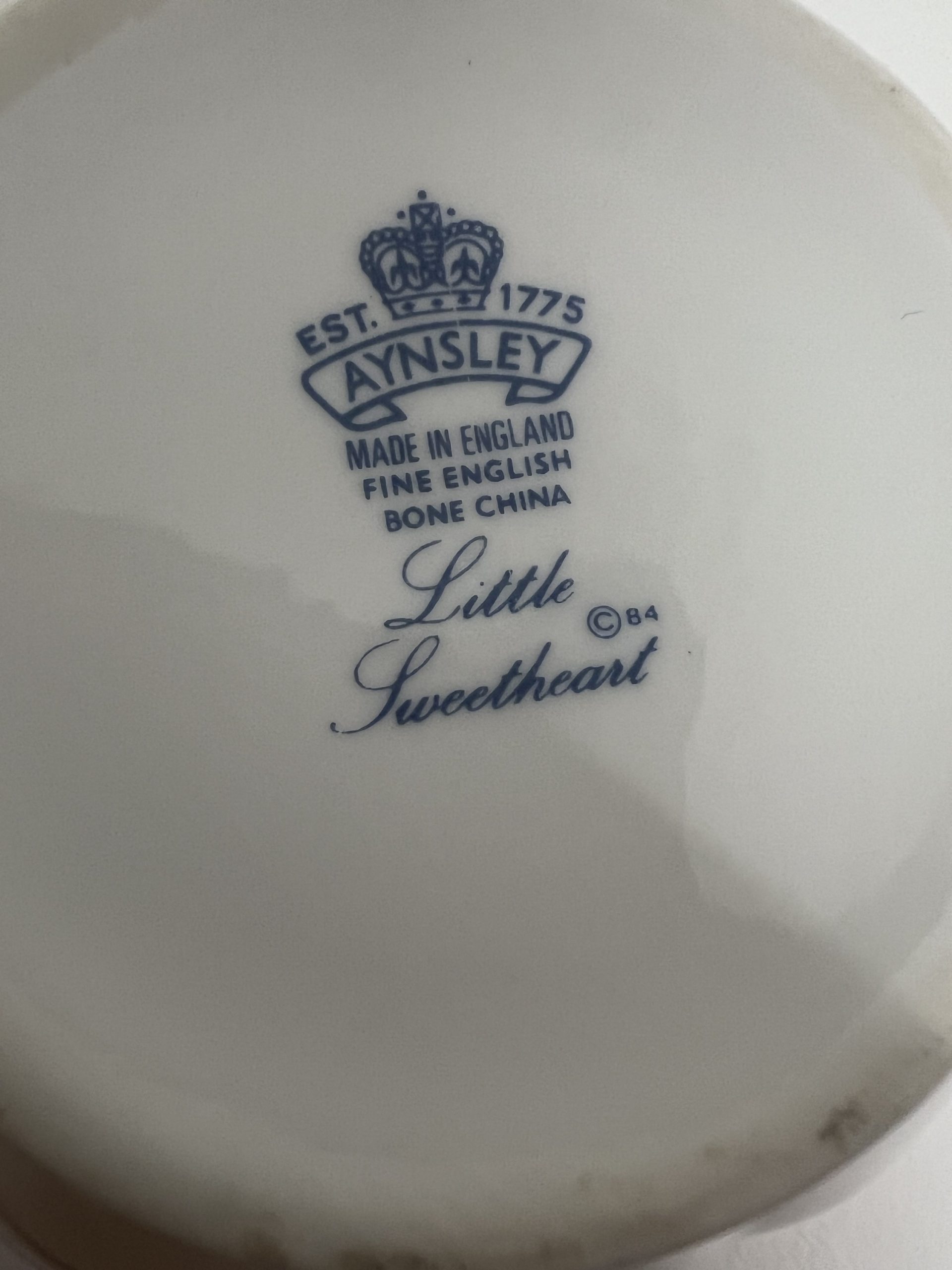 Aynsley “Little Sweetheart” Bone China Dressing Table Set – Trinket Pots & Bowl - Image 4